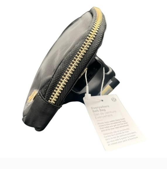 Lululemon Everywhere Belt Bag 1L Wordmark Strap in Black & Gold NWT SOLD OUT - Picture 3 of 8